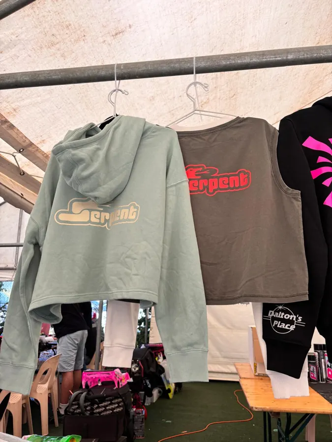 Hoodie en shirt met Serpent-opdruk