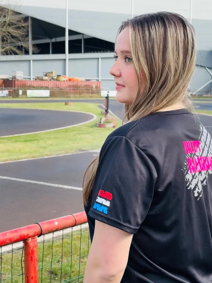RC-shirt met vlag en logo op de mouw