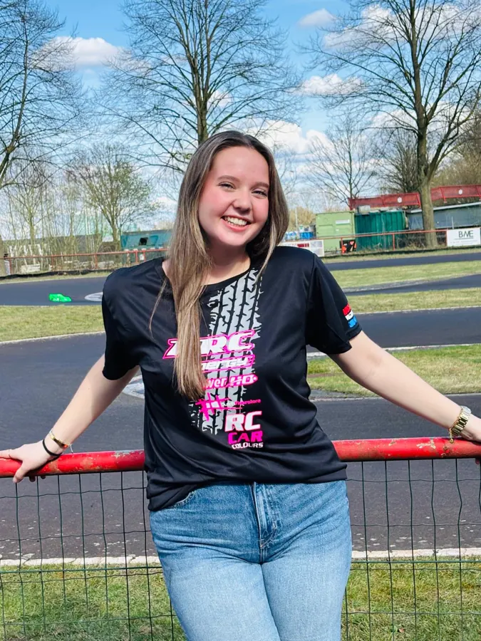 Zwart RC-shirt met roze opdruk