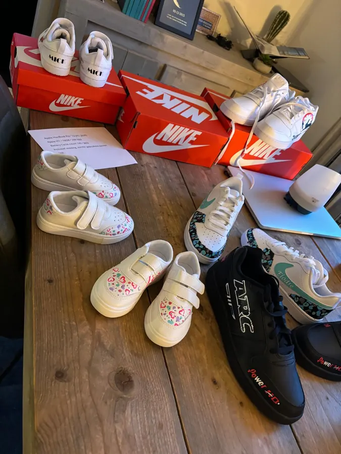 Custom Nike-sneakers en kinderschoentjes met namen