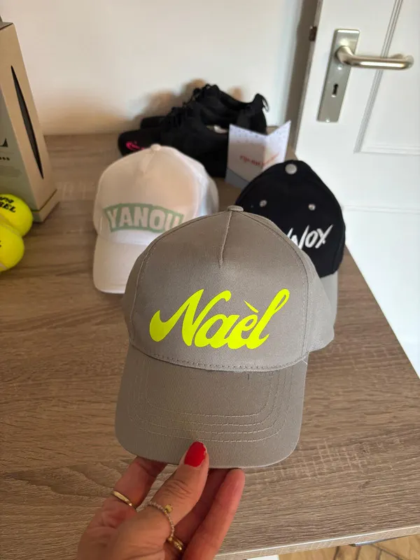 Petten met persoonlijke namen