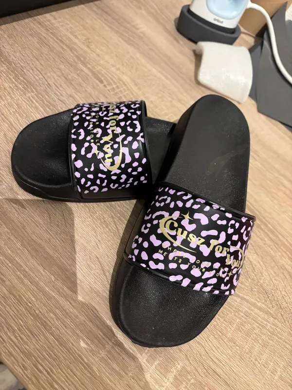 Slippers met panterprint